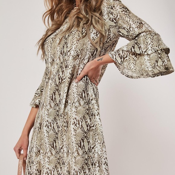 Missguided Snakeskin Frill Sleeve Shift Dress BNWT - Picture 2 of 5